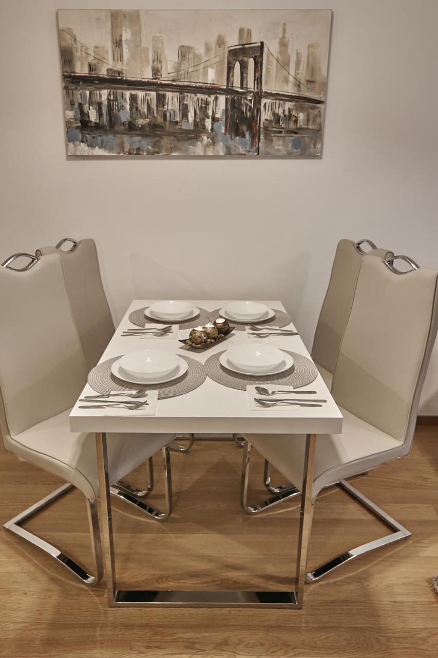 Platinum Rooms District 1 & 2 Bukares Bagian luar foto