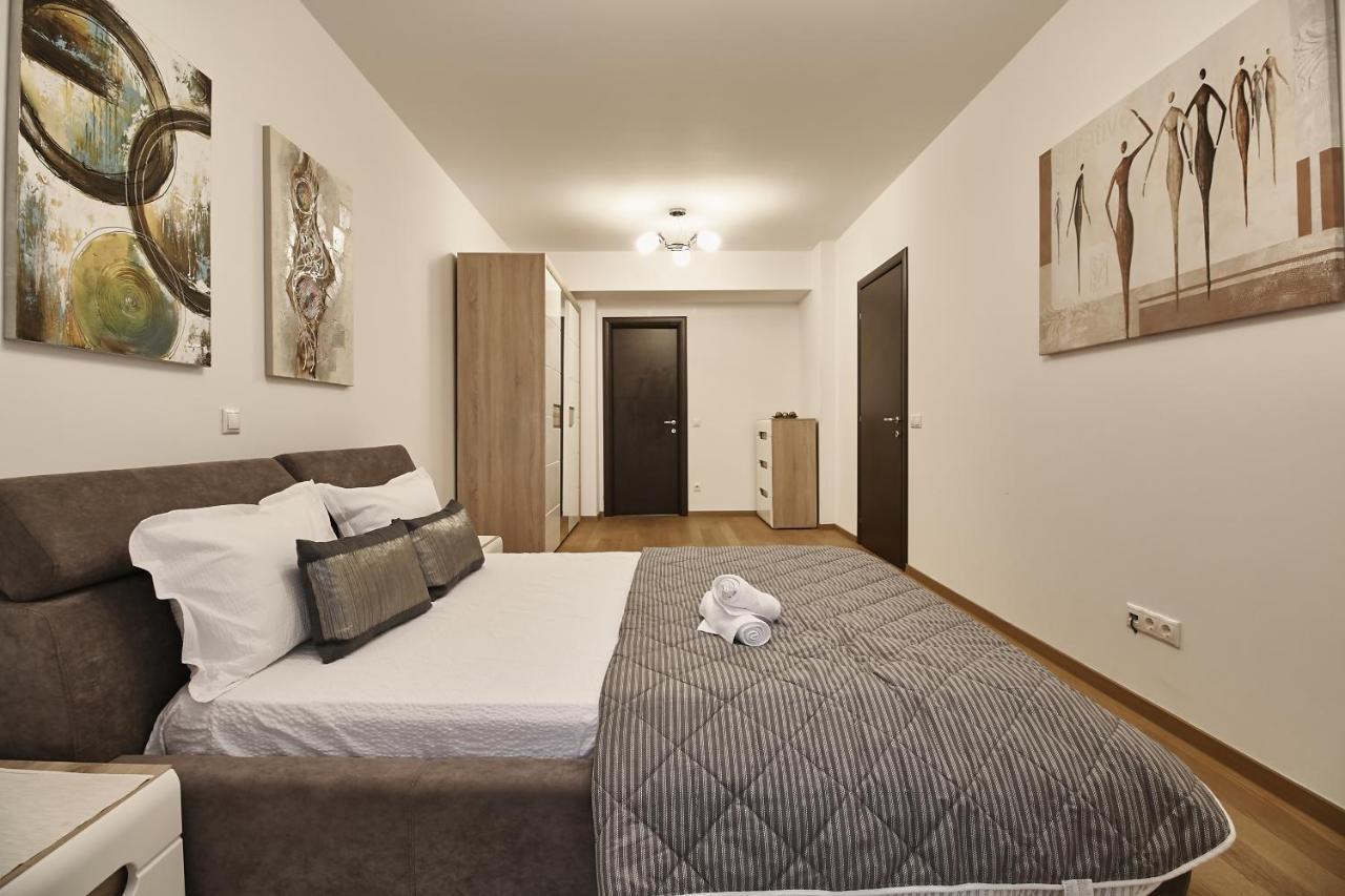 Platinum Rooms District 1 & 2 Bukares Bagian luar foto