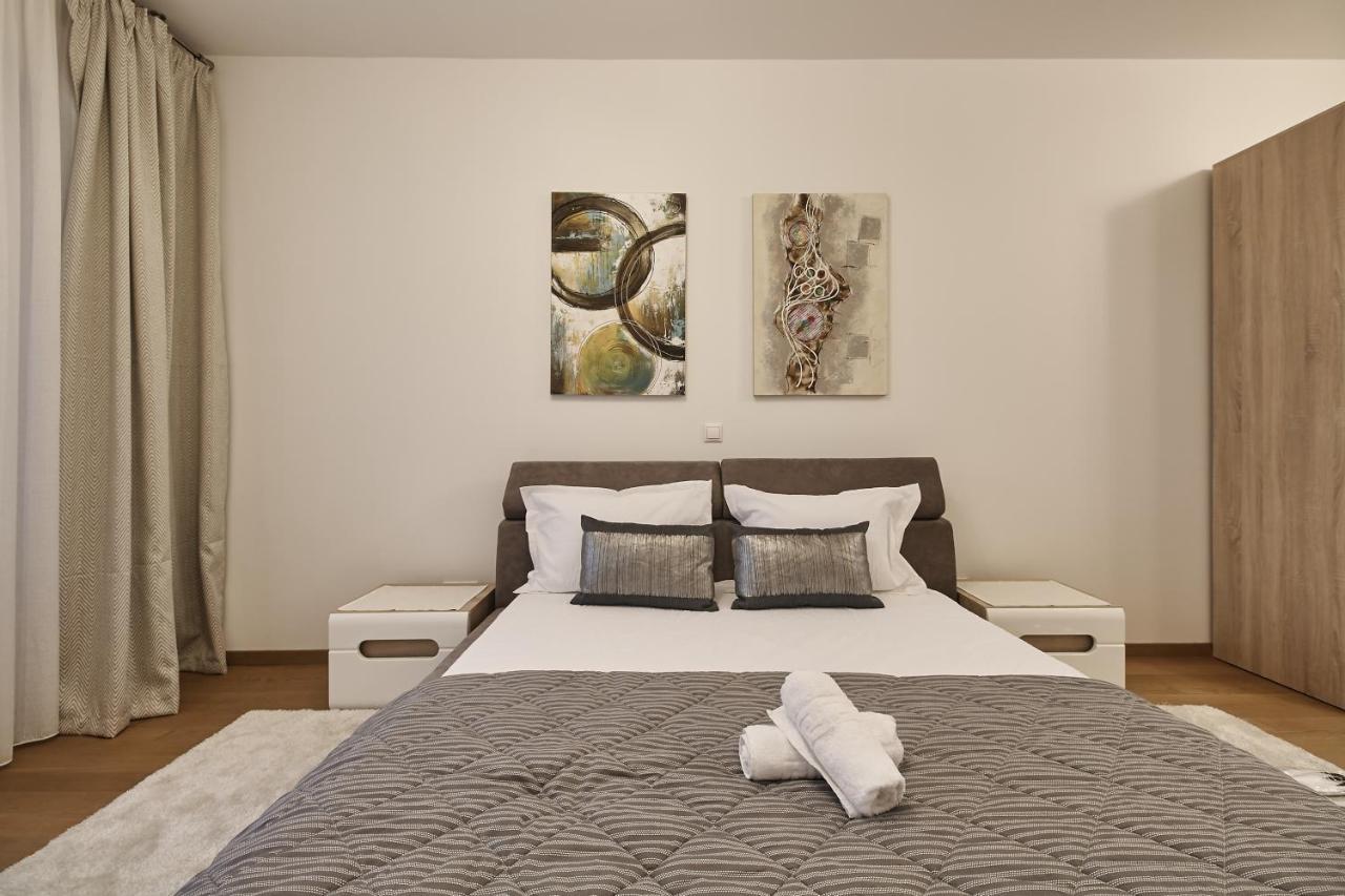 Platinum Rooms District 1 & 2 Bukares Bagian luar foto