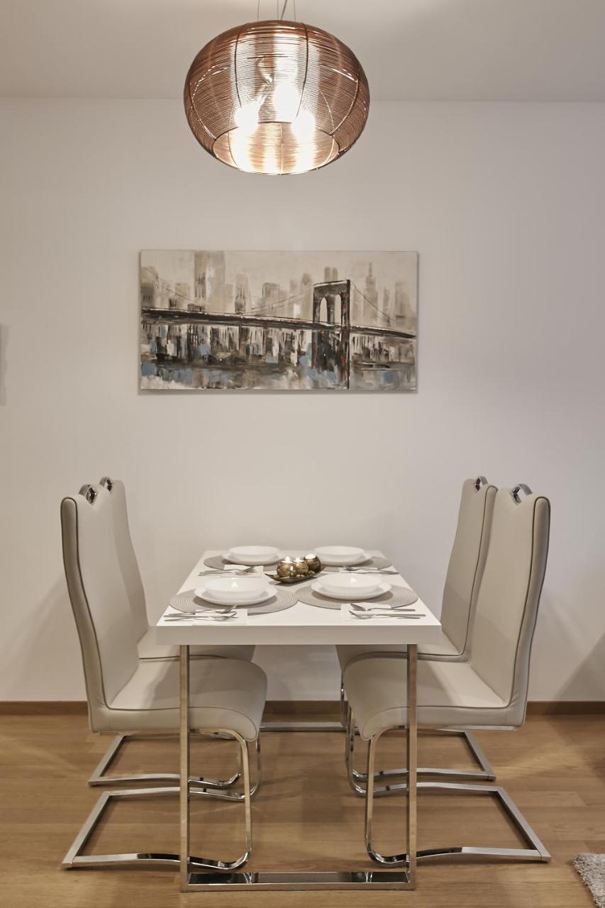 Platinum Rooms District 1 & 2 Bukares Bagian luar foto
