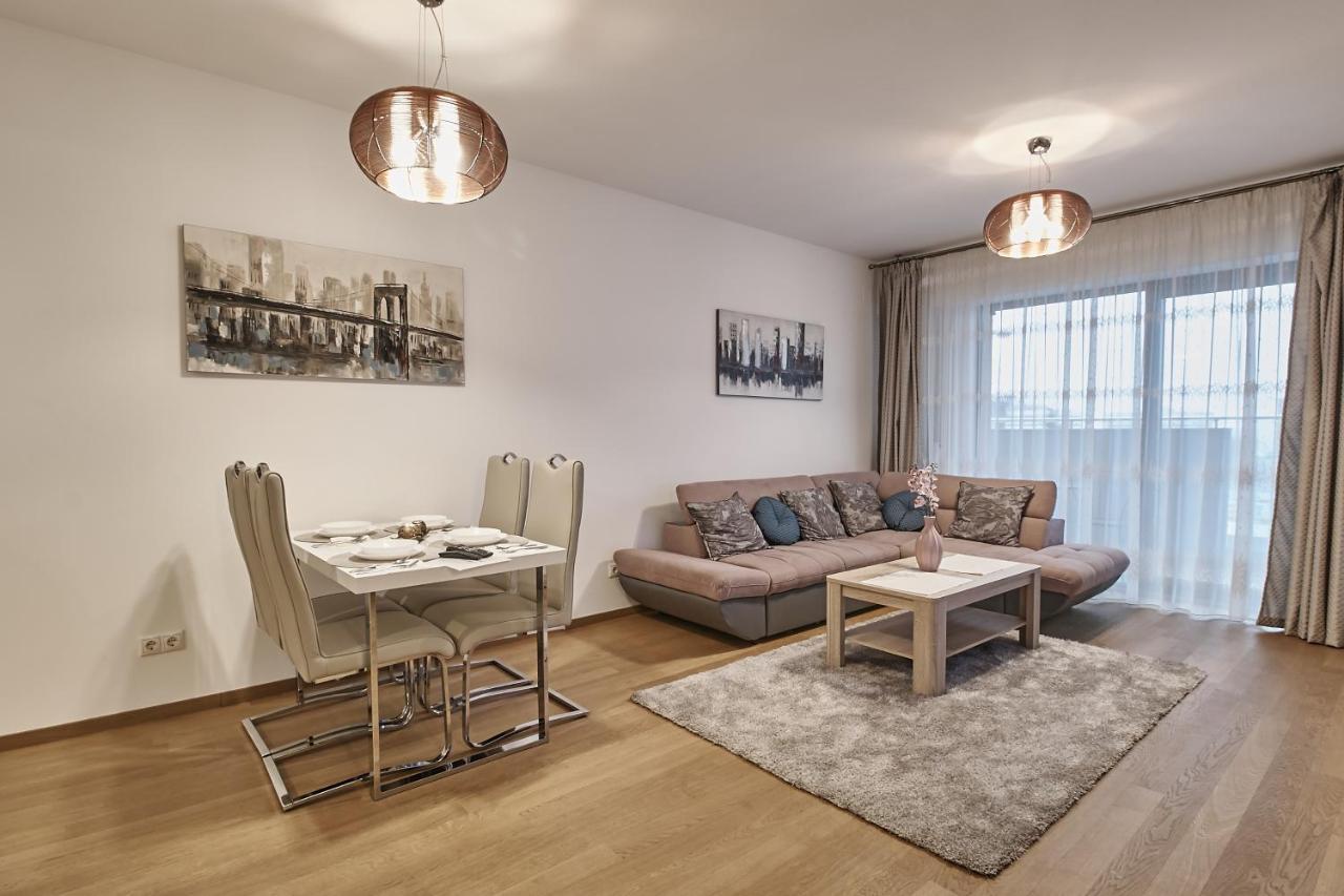Platinum Rooms District 1 & 2 Bukares Bagian luar foto