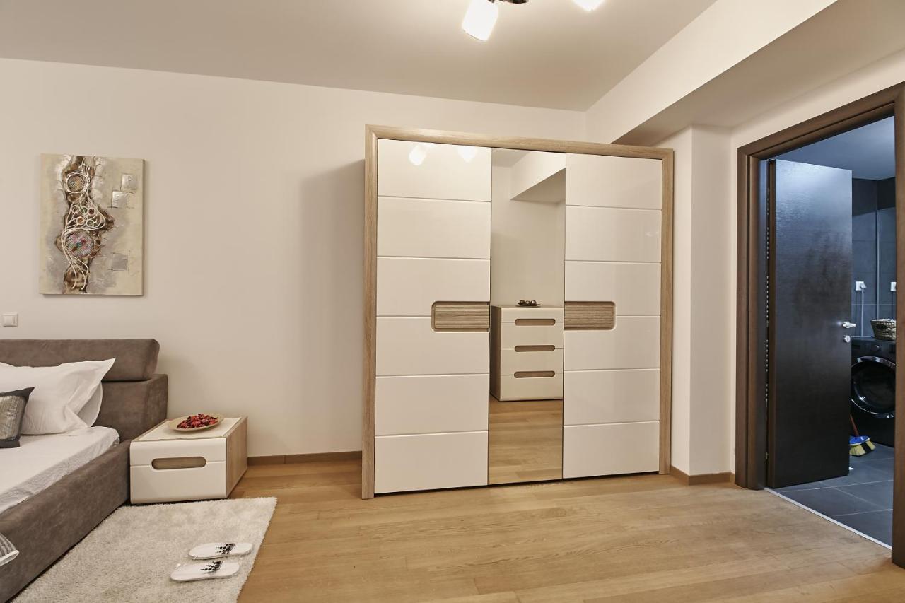 Platinum Rooms District 1 & 2 Bukares Bagian luar foto