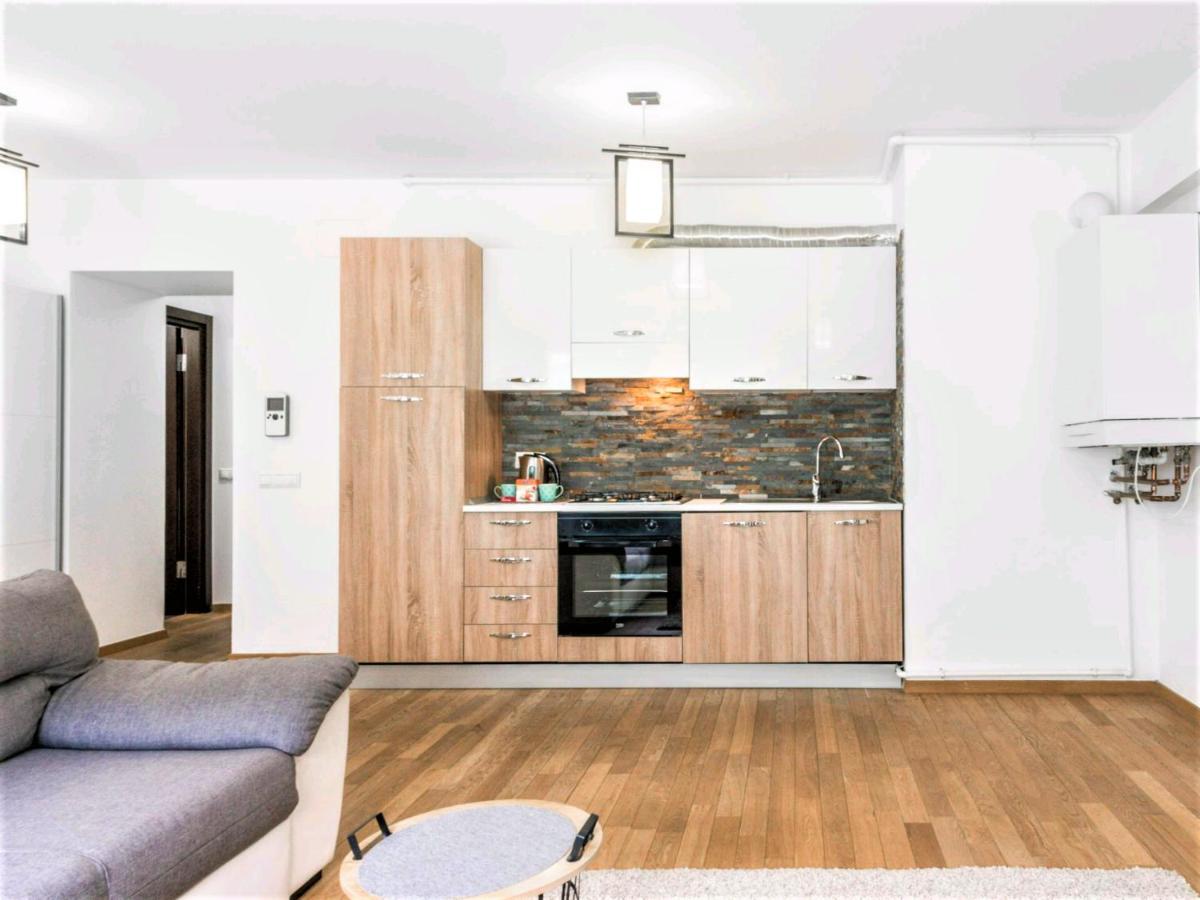 Platinum Rooms District 1 & 2 Bukares Bagian luar foto