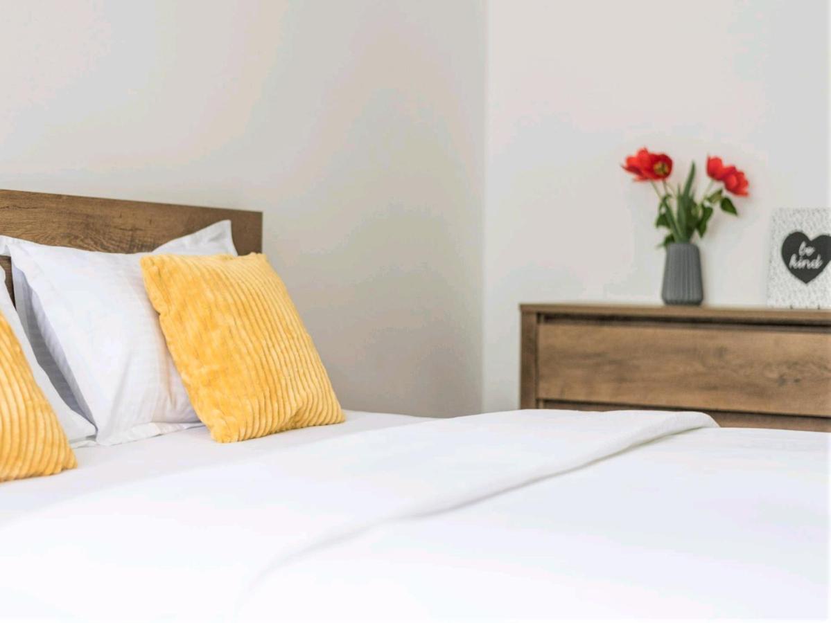 Platinum Rooms District 1 & 2 Bukares Bagian luar foto